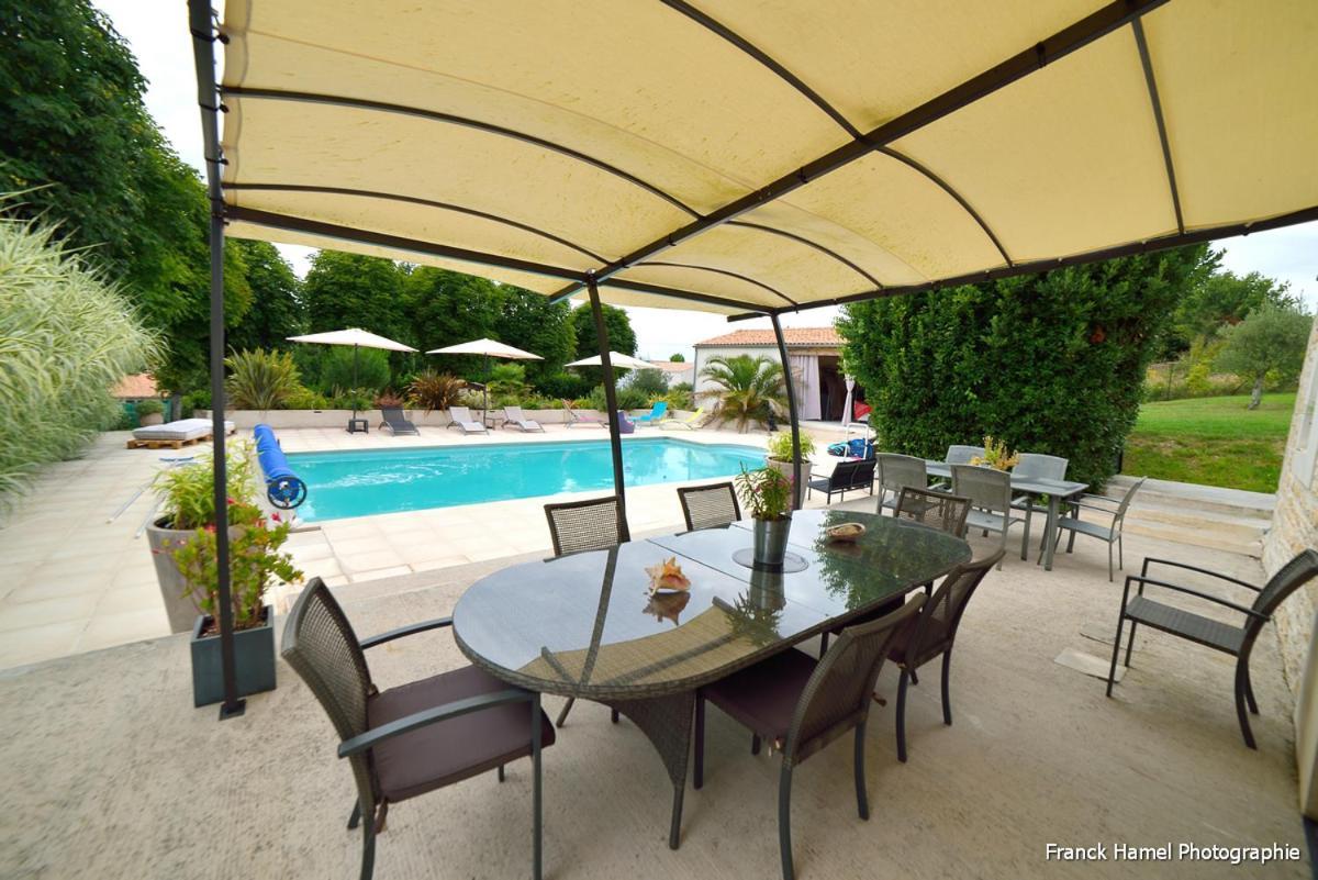 Le Clos Des Oiseaux Saintes Luaran gambar