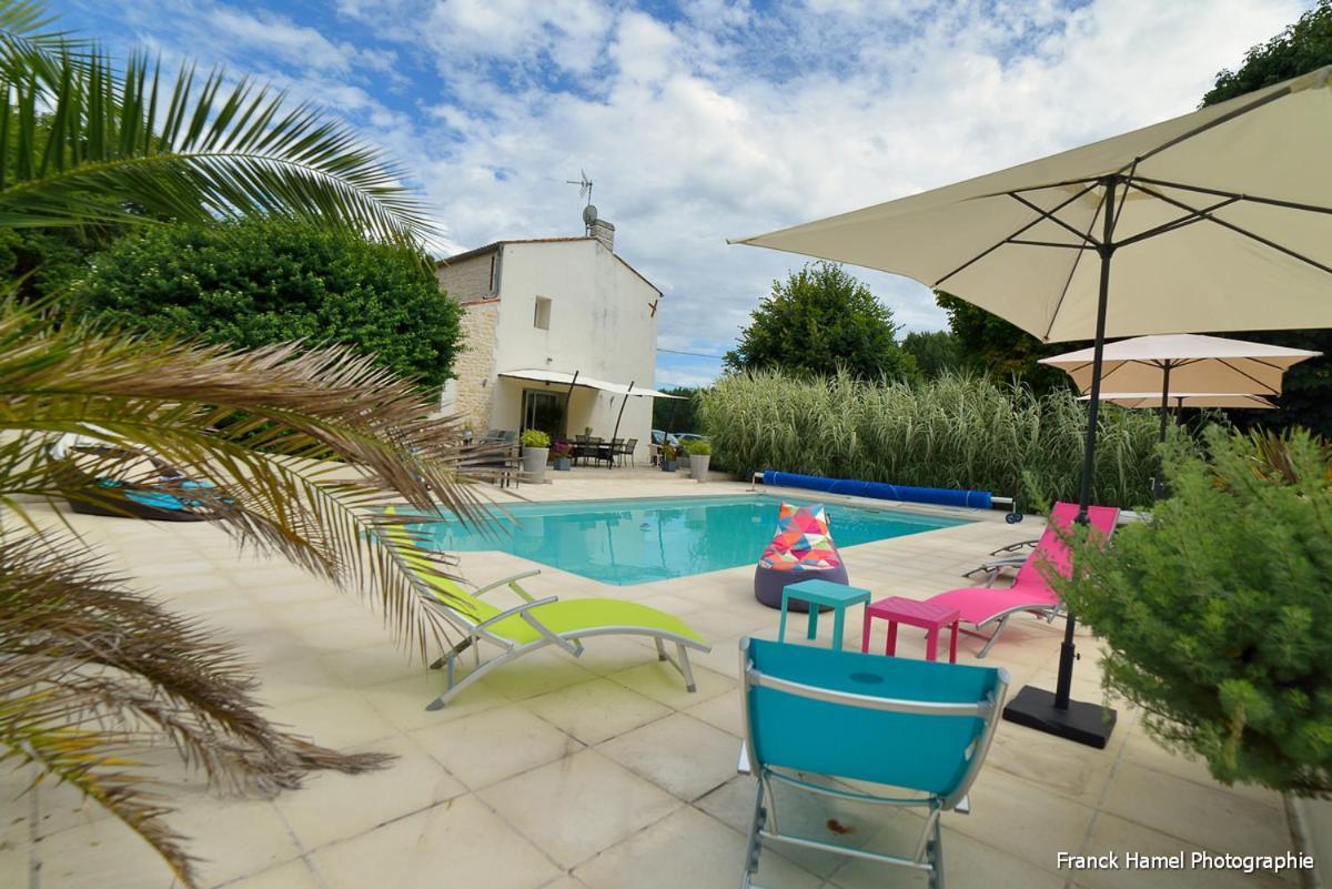 Le Clos Des Oiseaux Saintes Luaran gambar