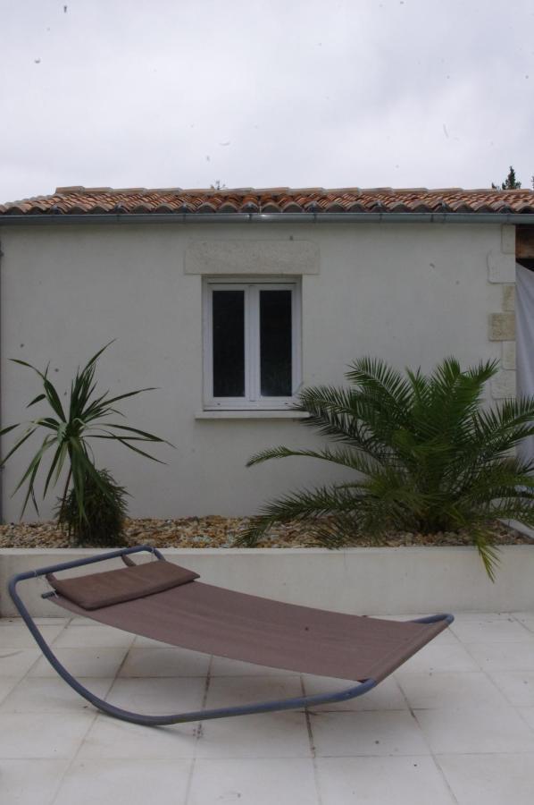 Le Clos Des Oiseaux Saintes Luaran gambar