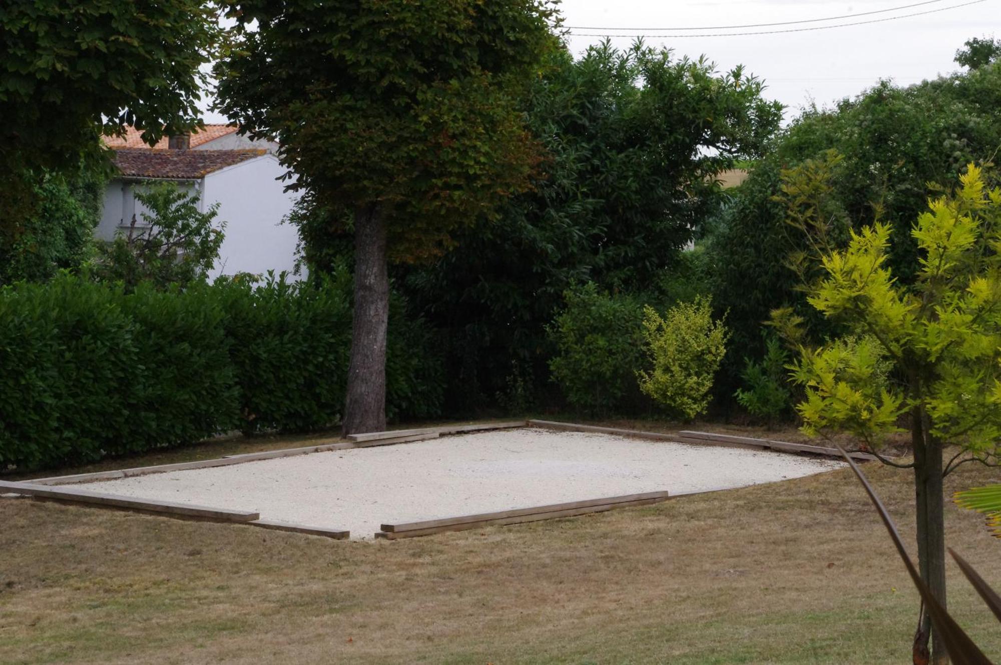 Le Clos Des Oiseaux Saintes Luaran gambar