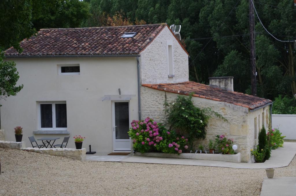 Le Clos Des Oiseaux Saintes Luaran gambar