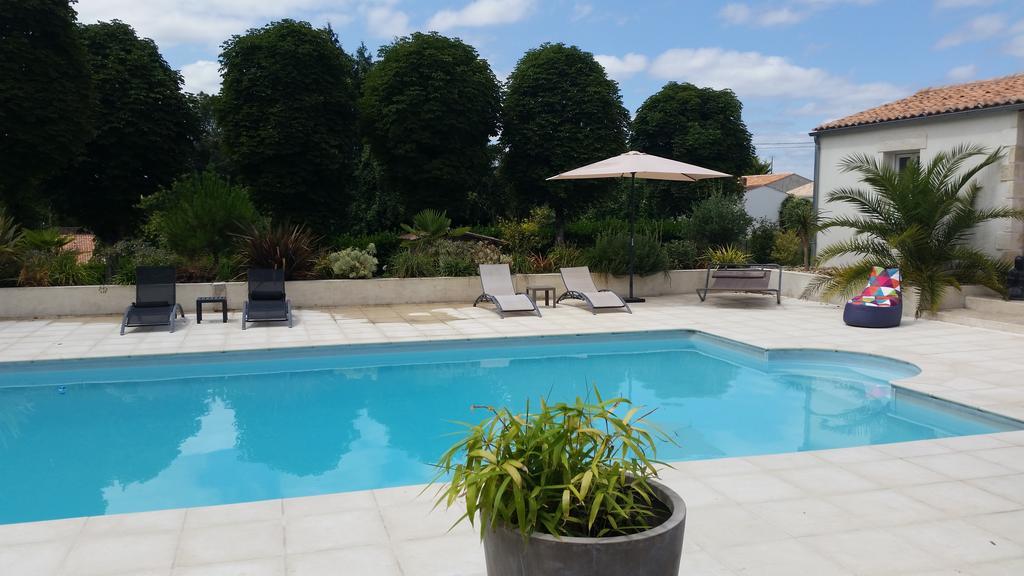 Le Clos Des Oiseaux Saintes Luaran gambar